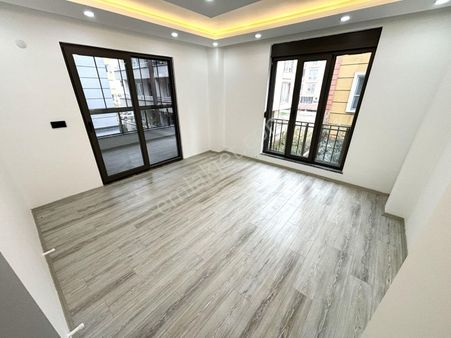 Poyraz Gayrimenkul'den Satılık Altınkum'da Sıfır Ebeveyn Banyolu 2+1 Daire