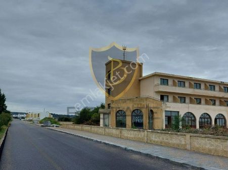 İskele Yeni Erenköy'de Denize Sıfır 21 Bungalov Ve 12 Odalı Yarım Kalmış Satılık Otel !!