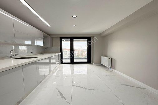 Metro Projesine Yakın Modern Tasarımlı 3+1/2+1 Satılık Daireler