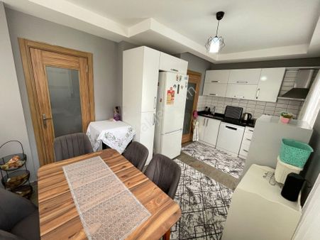 Satılık Hasarsız 2+1 Yüzüncü Yılda Havuzlu Site İçerisin De 3250000 Tl..