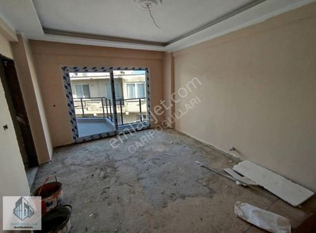 Garipoğulları Gayrimenkul'den Aydınlık Evler'de Satılık 3+1