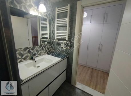 Garipoğulları Gayrimenkul'den Çamlı Sokak'da Satılık 4+1 Dublex