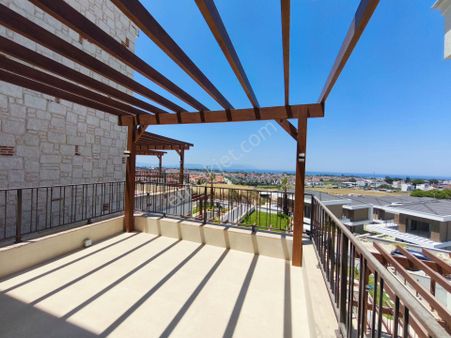 Soğucakta Full Deniz Manzaralı 2+1 Çatı Dubleks