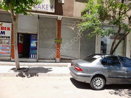 Bağlar Hatboyu Caddesi'nde Satılık Dükkan