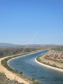 Riva Gayrimenkulden -17 Da Tarla ,şu Kanalına Sıfır, Köprübaşı