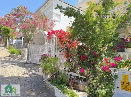 Ürkmez'de Denize 250 M, Uygun Fiyat Satılık 3+1 Bahçeli Daire