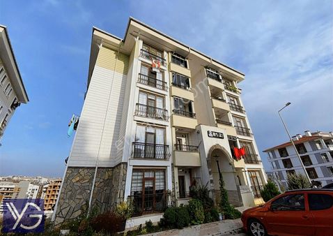 Yamaner'den Balkan Mahallesinde Aile Binasında 2+1 Satılık Daire