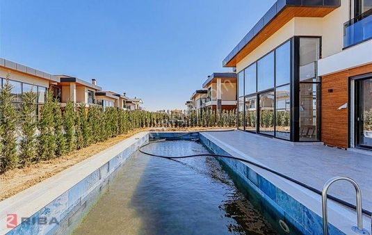 Ibrahım Barak'tan Döşemealtında Lüx Vılla