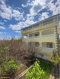 Nazif Gayrimenkul'den Doğanyol'da Satılık 3 Katlı Ultra Lüks Ev