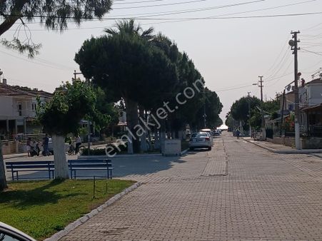 Kuşadası Deniztur Sitesinde Denize 250mt Bahçeli Yazlık