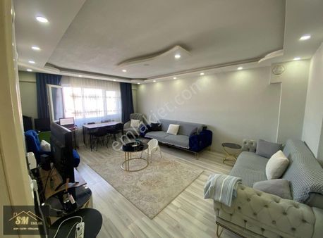 "sm Gayrimenkul'den Ana Cadde Üzerinde Satılık 2+1 Geniş Daire''