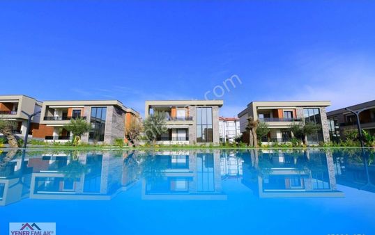 Altınoluk’ta Denize 100mt, Yüzme Havuzlu Sitede Ultra Lüx Kiralık Villa