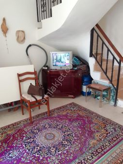 Edremit Avcılar Karaburunda Satılık Tripleks Villa.