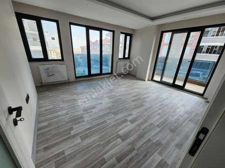 Sefaköyde En Güzel Muhitte 2+1 Arakat Satılık Daire