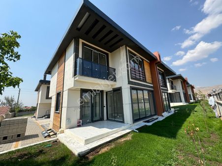 Emrah Çiftci'den Selçuklu Yazır Mah.şafak Caddesi Civarı Satılık 5+1 Ultra Lüks Dubleks Villa