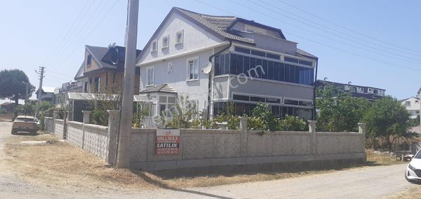 Kocaali’de 9+1 Ultra Büyük Tripleks Villa