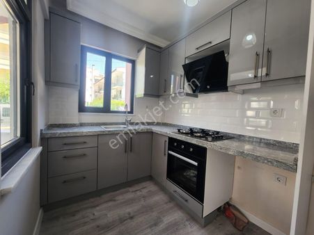 Kumsaldan !! Akçayda!! Denize 500 Mt Çift Balkonlu Geniş _2+1_ Daire