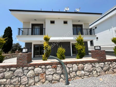 Didimde Müstakil Bahçeli Villa