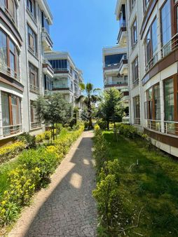 Ekşioğlu City’de Sahile Komşu 1+1 Satılık Daire