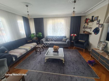 Camiatik'te Mahallesinde Satılık 3+1 Kısmı Manzaralı Daire