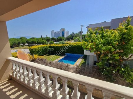 Boyalık Beachotel Karşısı Denize Plaja 250 M Yürüme 3+1 Villa