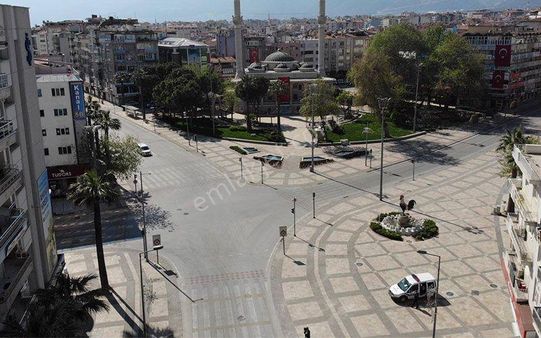 Denizli Çınar Meydanında Daire Takaslı Kiracılı Satılık İşyeri