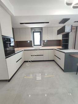 //bilici Gayrimenkul'den// Yeni,geniş,temiz 3+1 Daire...