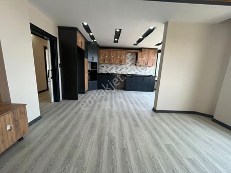 Ra Gayrimenkul Şehitmustafa Mh.satılık 4+1 Daire