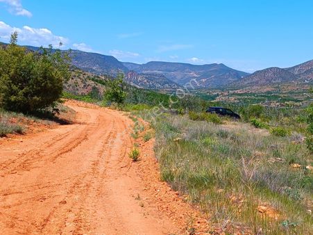 🌿 Göksu Şelalesi Yakınında 4.393m² Müstakil Tapulu Satılık Bahçe – Doğayla İç İçe Yatırım Fırsatı