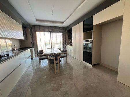 Four Land'den Araç Muayene Yanında 3,5+1 Ultra Lüx Satılık Daire