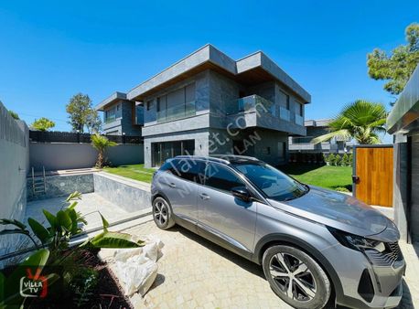Plaja Sadece 250 Metre Sürprizlerle Dolu Satılık Müstakil Villa