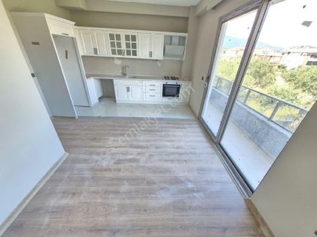 Arya Gayrimenkul'den Akçay'da Satılık Arakat 1+1 Daire