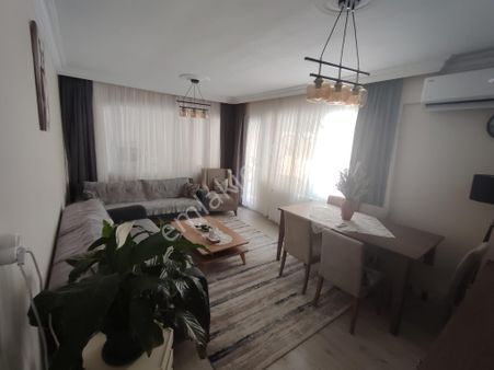 Onur Mahallesi'nde Köşe Konumda Full Yapılı 2+1 Arakat Daire