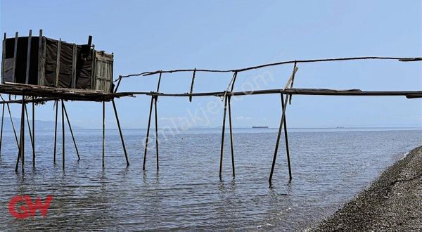 Şarköy Hoşköy'de Deniz Manzaralı Asfalt Yola Cephe Satılık