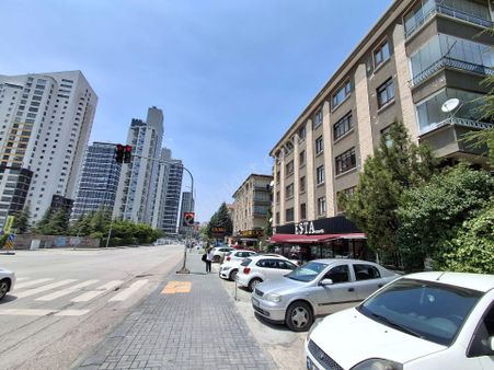 3+1 Merkezi Konumda Ön Cephe Full Yapılı Geniş Ferah Daire