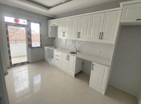 *cumhuriyet Mahallesinde Satılık Ara Kat 2+1 Lüx Daire*