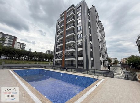 Emlaklar Hürriyet Mahallesinde Satılık 240 M2 5+1 Dubleks