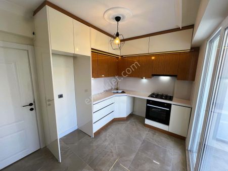 Jet'ten İkizçayda Hamam Konseptli Geniş Kullanımlı Şık 3+1 Daire