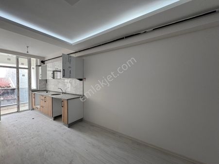 Pi Emlak’tan 2+0 Ayrı Mutfak Balkonlu Yerden Isıtma Arakat Geniş Apart Daire