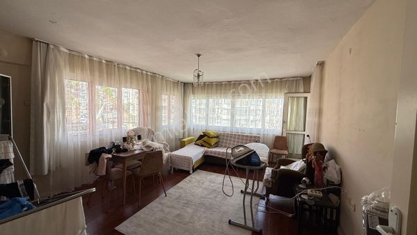 Asil'den Demokrasi Üni. Yanında 3+1 Satılık Köşe Daire