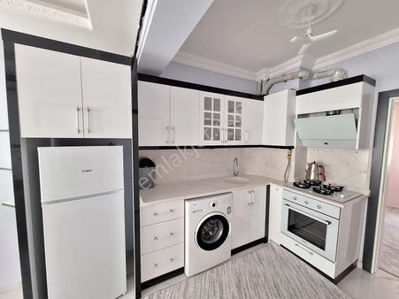 Yaman'dan Bolvadin Çarşı Merkezde 1+1 Eşyalı Kiralık Daire