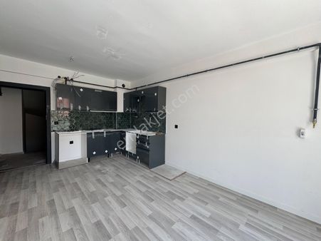 Pi Emlak’tan 1+1 Çamlıca’da Tombakzade Yakını Arakat Apart Daire