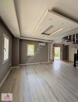 Karaçalı'da Yenilenmiş 3+1 Müstakil Villa