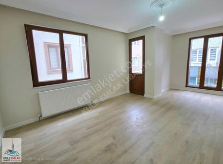 Yeni Bina-çarşı İçi-alışverişin Ulaşımın İçinde 2+1 Ara Kat