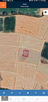 Sinanpaşa Akörende Satılık 414 M2 Arsa