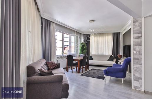 R-one Cihangir Aydınlık Ve Geniş Kiracısız 2+1 Satılık Daire-eng