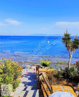 Denize Sıfır Sitede, Denize Sadece 5 Dk. Mesafede Arsa