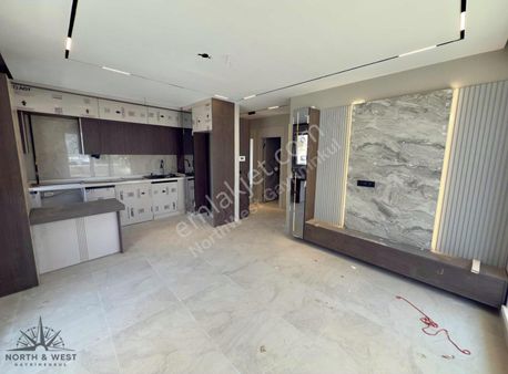 İncek'te Bulvarda Düz 2+1 Ultra Lüx Daire / North&west