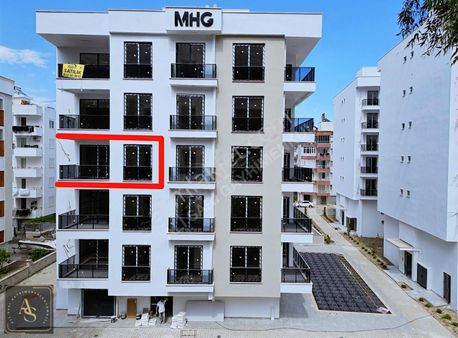 Ali Sarı Gayrimenkul'den Merkezde Havuzlu Ebeyn Banyo 3.kat 2+1