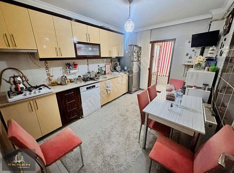 Eksen Gayrimenkul'den 3+1 Kat Konumda Y.giriş Daire !